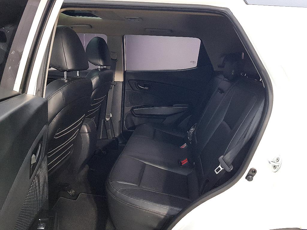 Ssangyong Tivoli - Vista 9