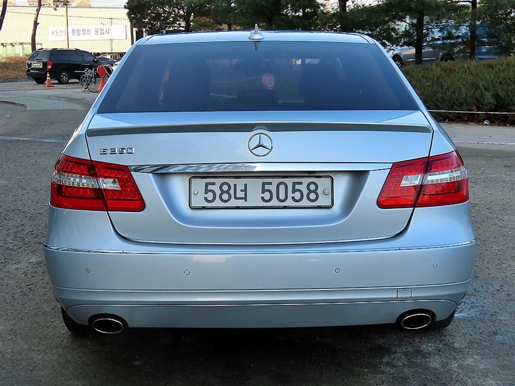 Mercedes Benz E class - Vista 4