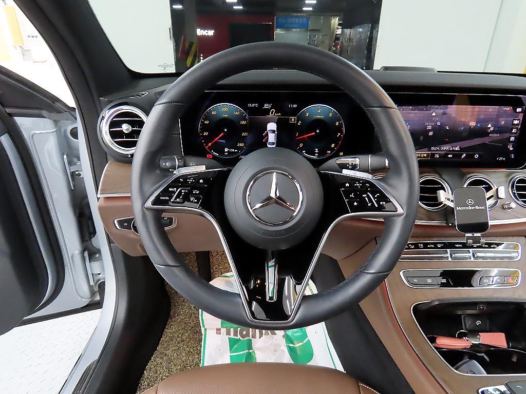 Mercedes Benz E class - Vista 9