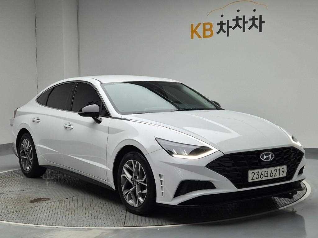 HYUNDAI Sonata - Vista 4