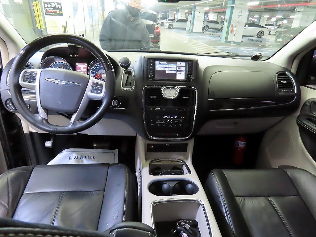 Chrysler Voyager - Vista 6