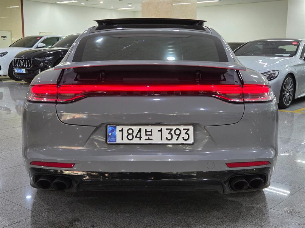 Porsche Panamera - Vista 4