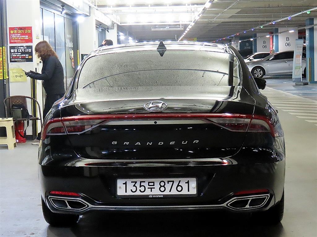 HYUNDAI Grandeur - Vista 5