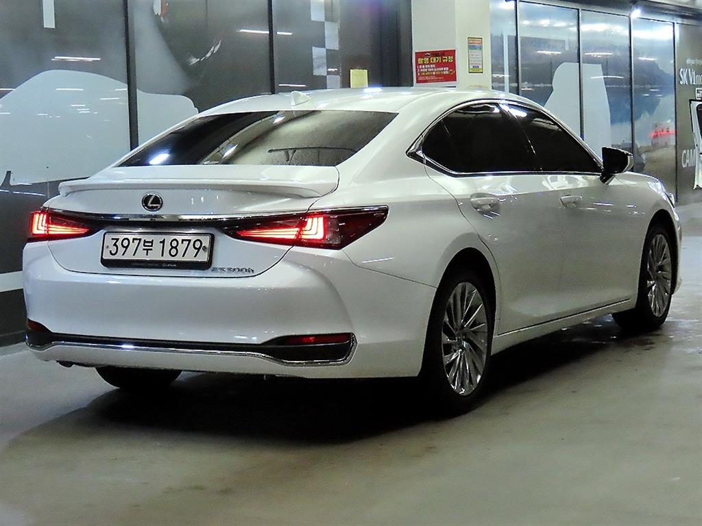 Lexus ES - Vista 4