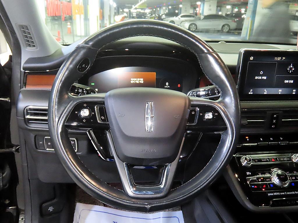 Lincoln Corsair - Vista 8