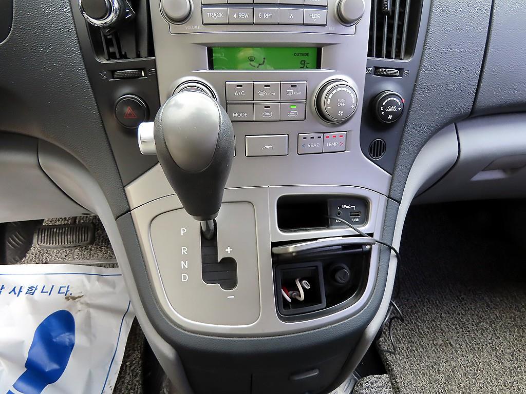 HYUNDAI Starex - Vista 11