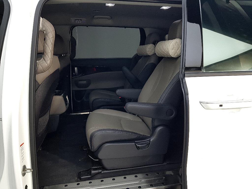 KIA Carnival - Vista 9