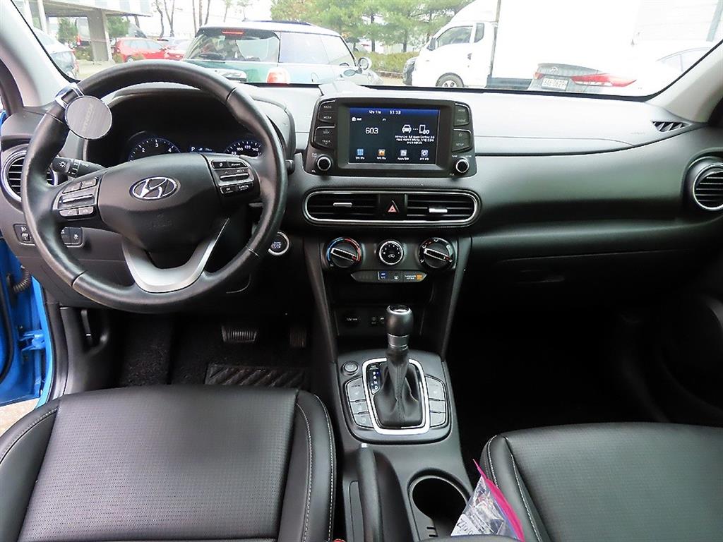 HYUNDAI Kona - Vista 7