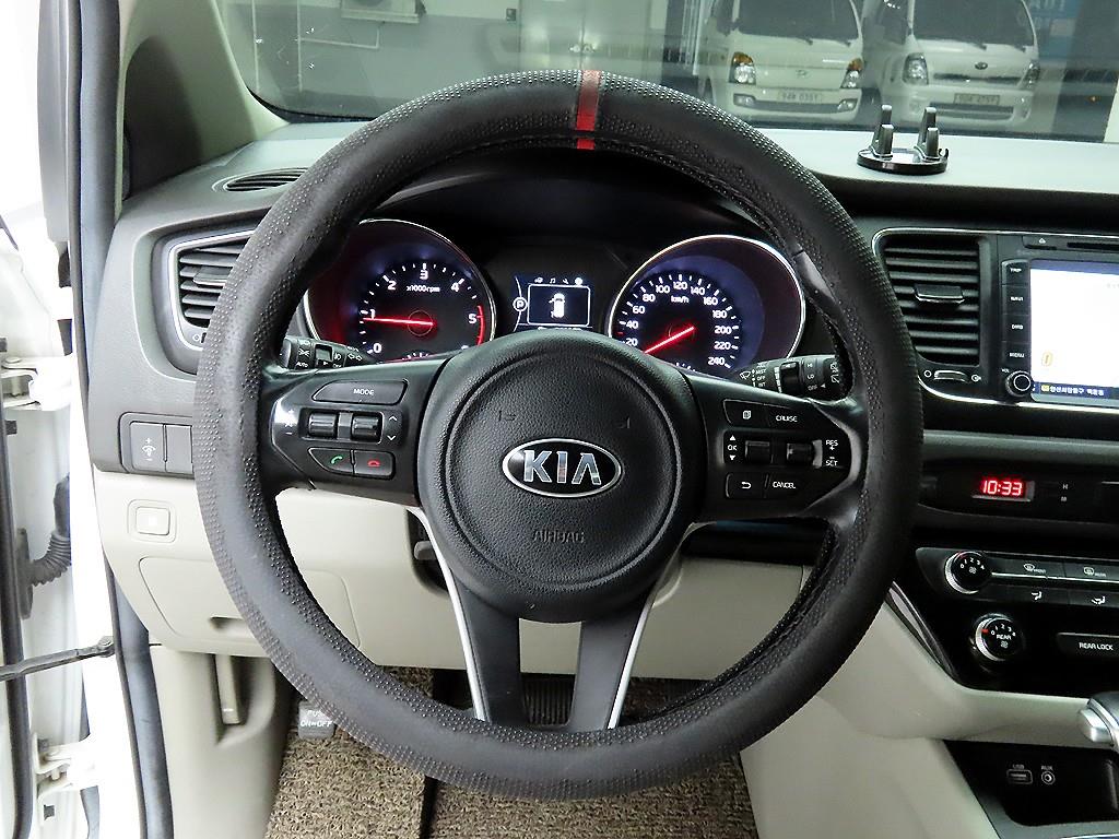 KIA Carnival - Vista 7