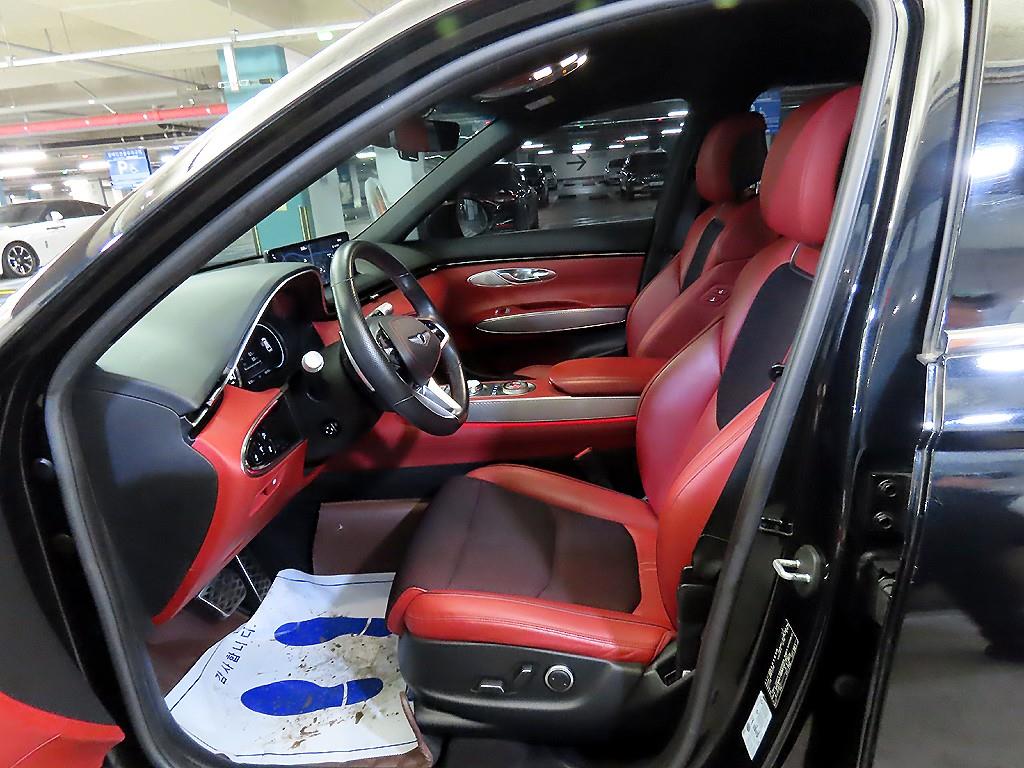 Genesis GV70 - Vista 6