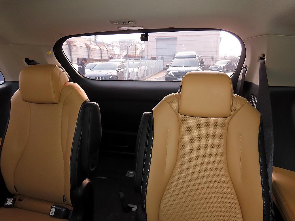 KIA Carnival - Vista 7