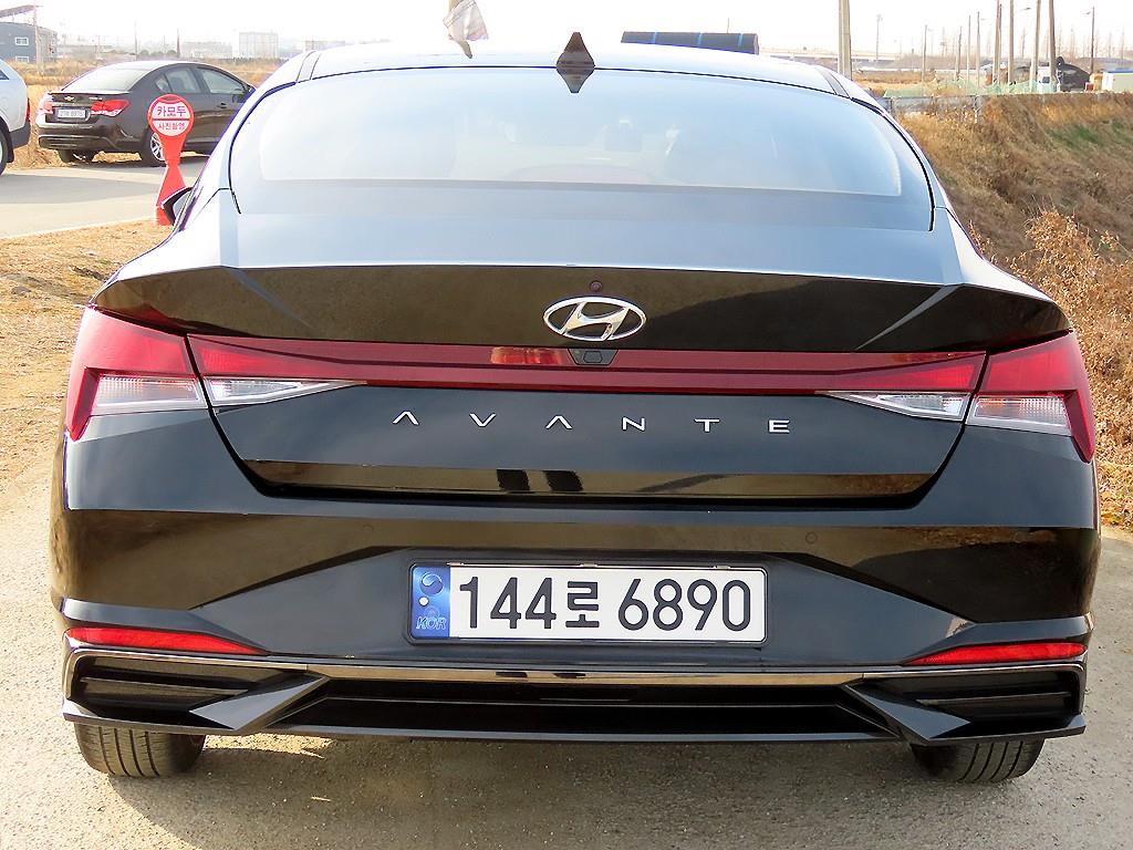 HYUNDAI Avante - Vista 4
