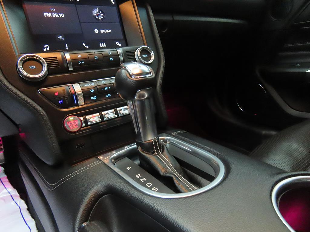 Ford Mustang - Vista 10