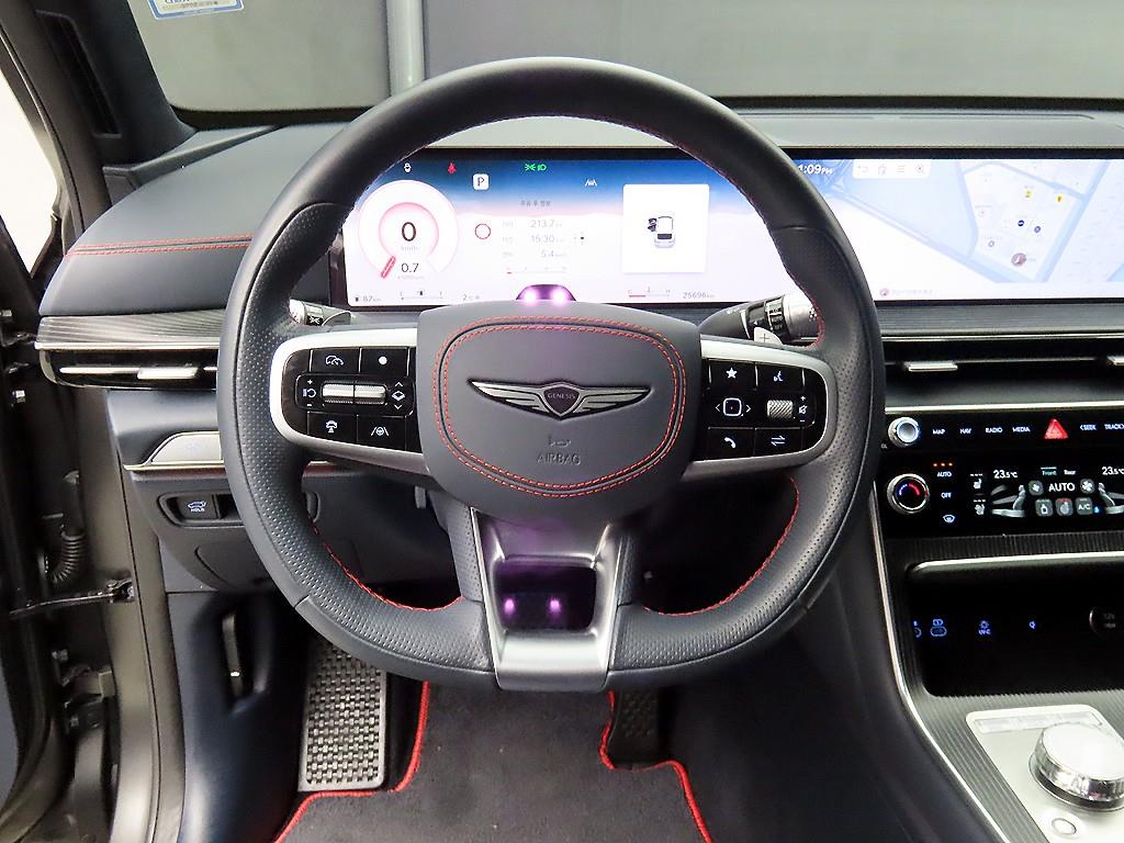 Genesis GV80 - Vista 9