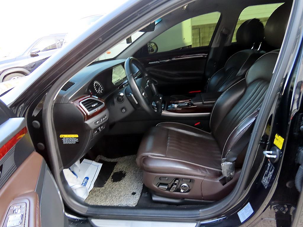 Genesis EQ900 - Vista 5