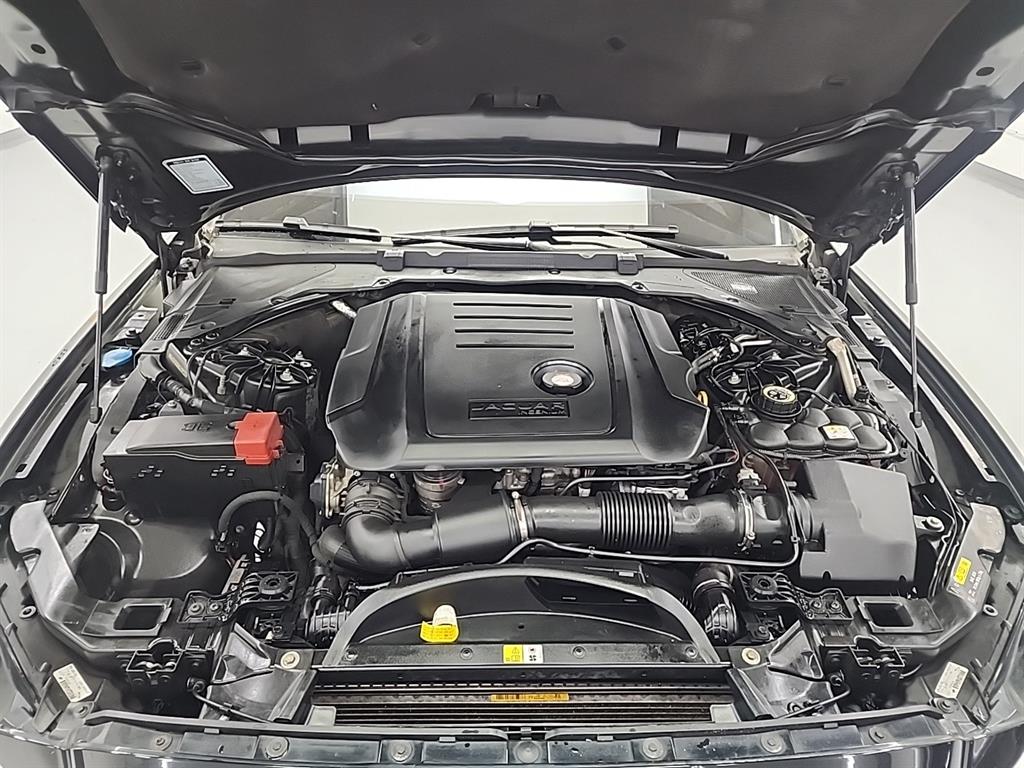 Jaguar XF 2017 Negro - Importación desde Corea - HF Imports Iquique - Foto 17