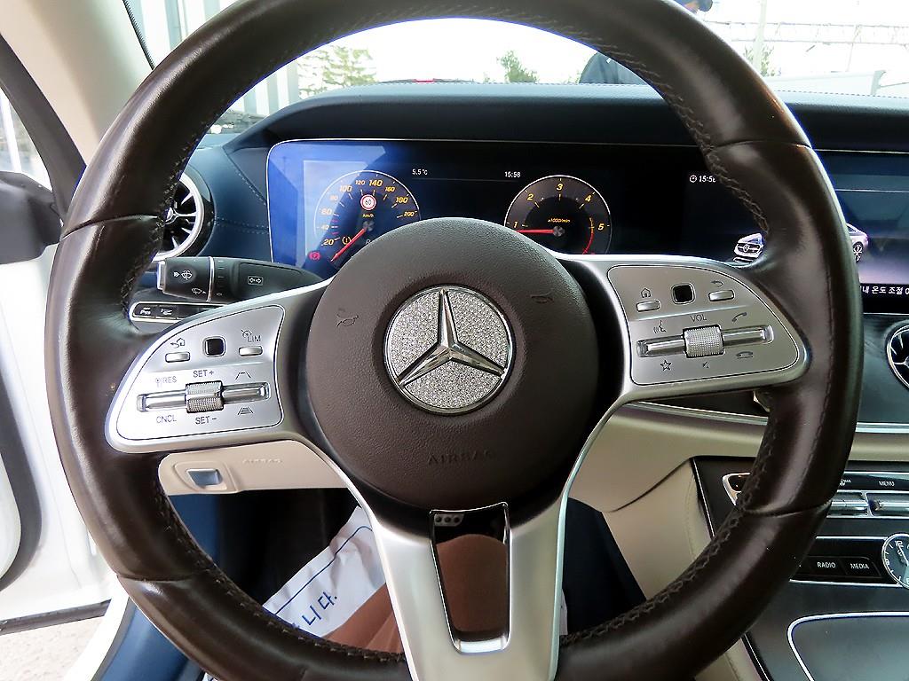 Mercedes Benz E class - Vista 8