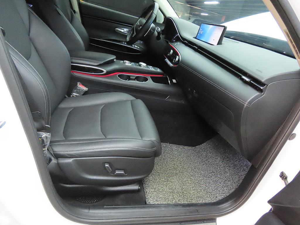 Genesis GV70 - Vista 7