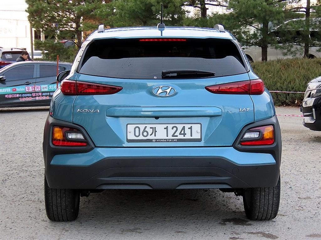 HYUNDAI Kona - Vista 4