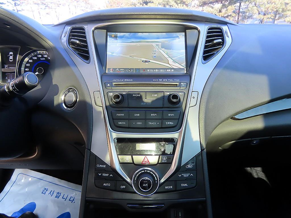 HYUNDAI Grandeur - Vista 12