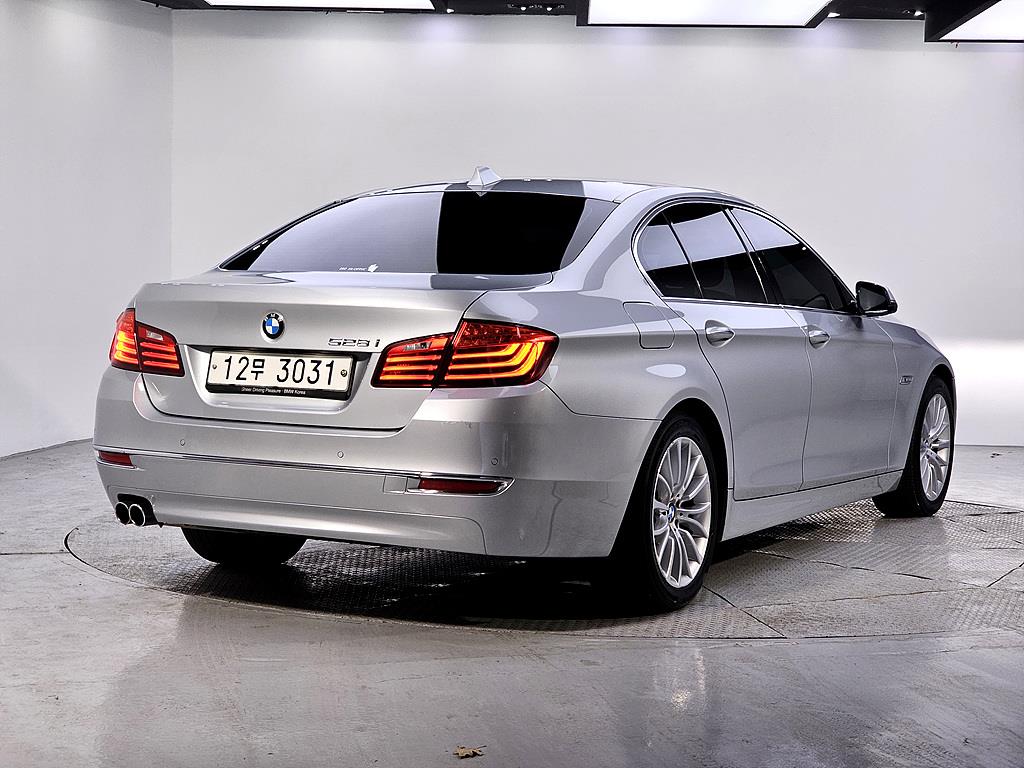 BMW 5 Series - Vista 4