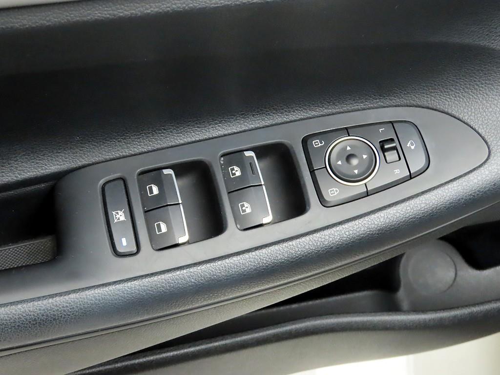 HYUNDAI Grandeur - Vista 11