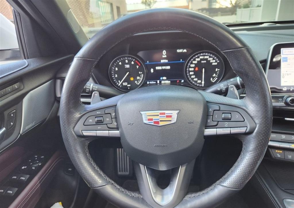 Cadillac CT4 - Vista 7