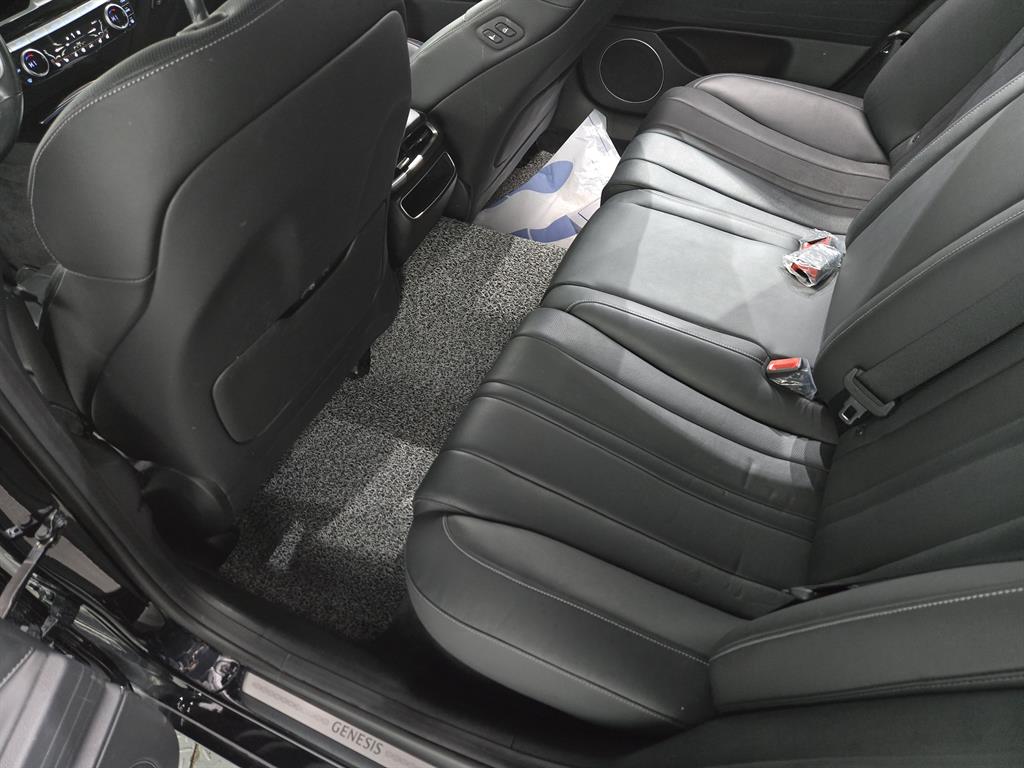 Genesis G80 - Vista 11