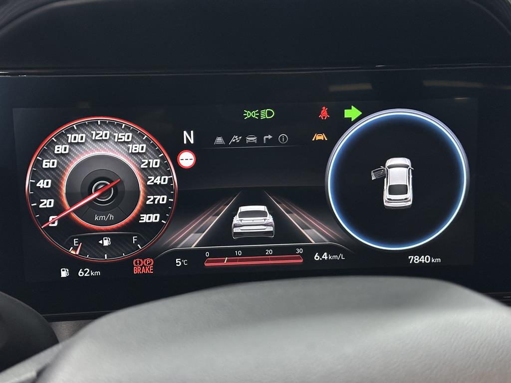 HYUNDAI Avante - Vista 10