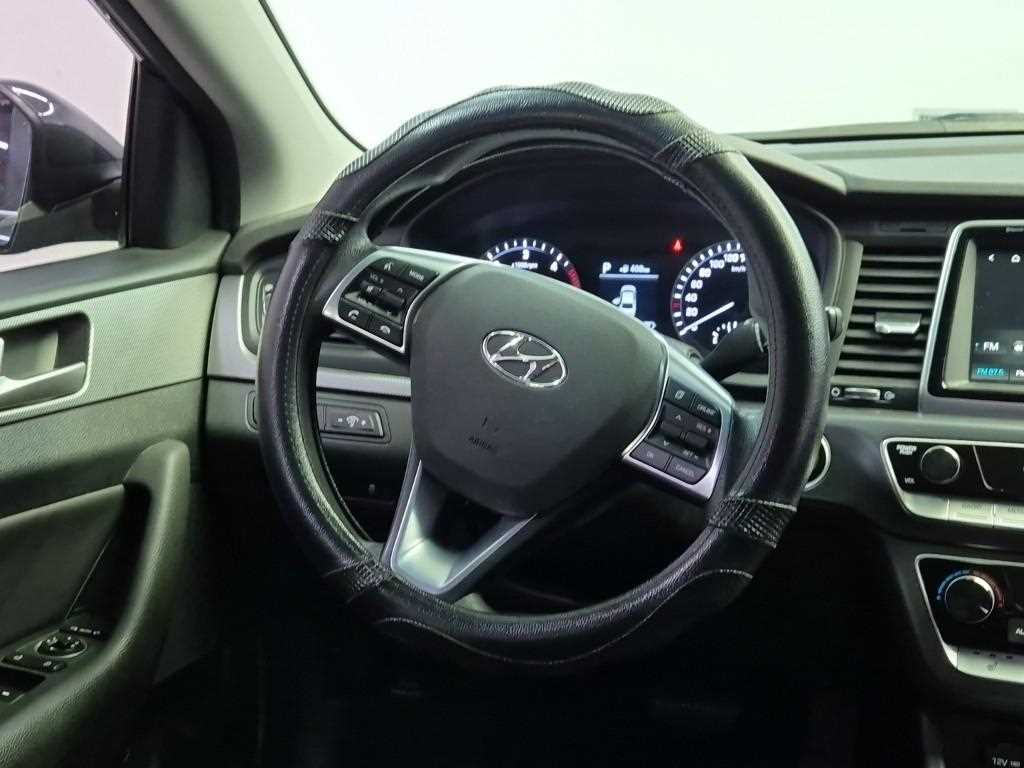 HYUNDAI Sonata - Vista 9
