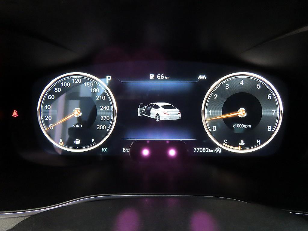 Genesis G70 - Vista 9