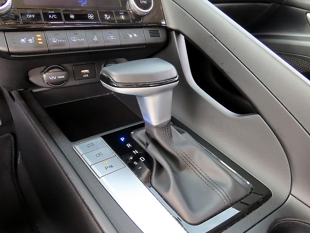 HYUNDAI Avante - Vista 11