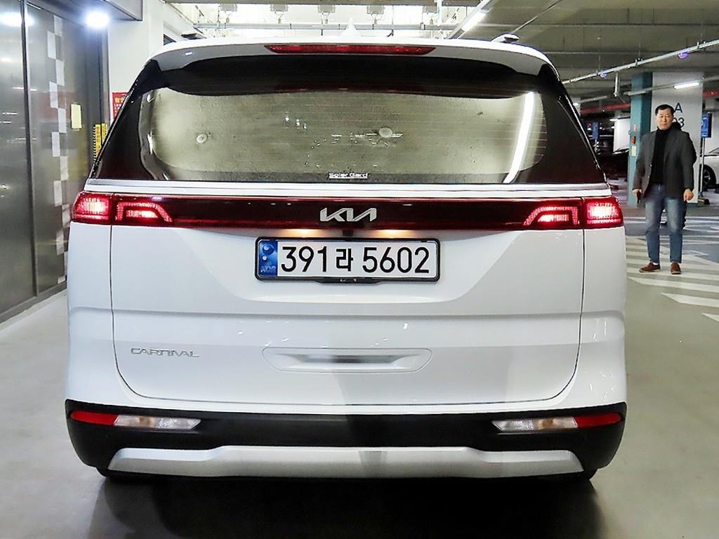 KIA Carnival - Vista 5