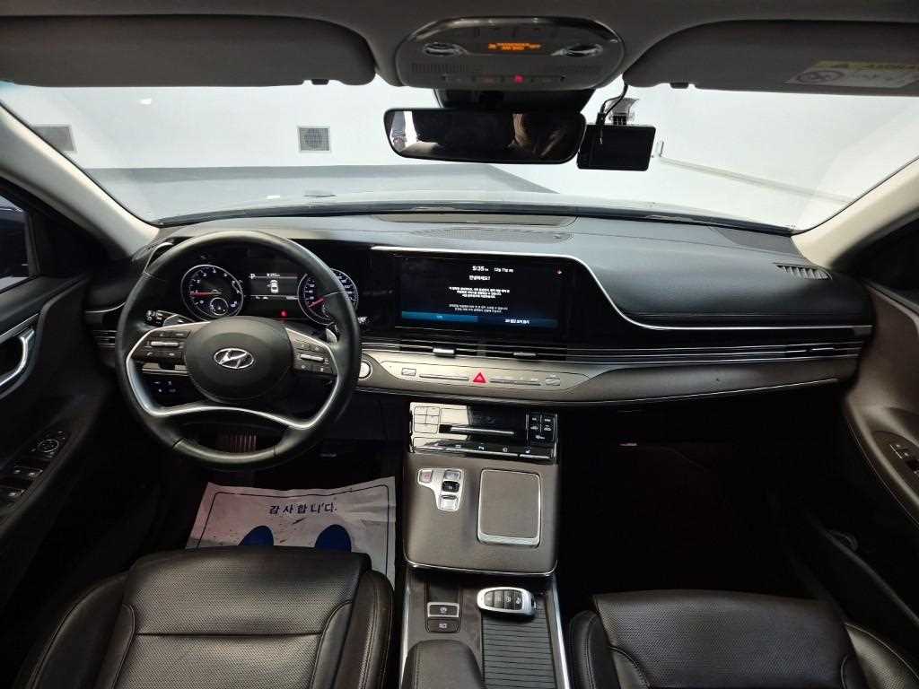 HYUNDAI Grandeur - Vista 7