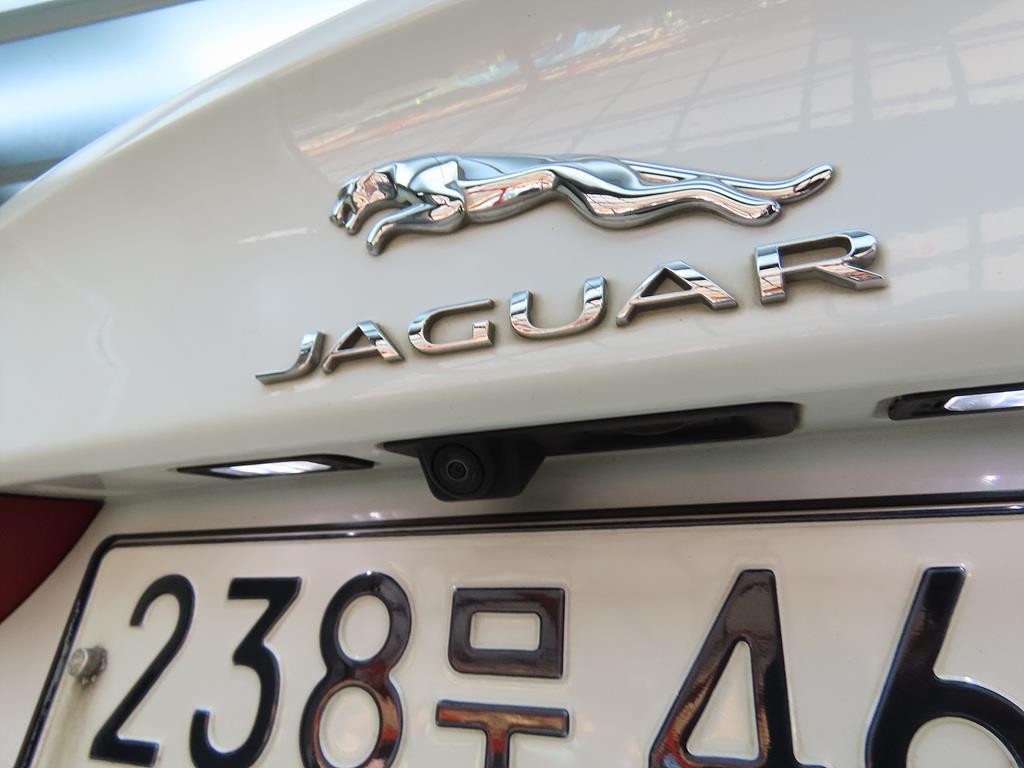 Jaguar XE 2016 Blanco - Importación desde Corea - HF Imports Iquique - Foto 17