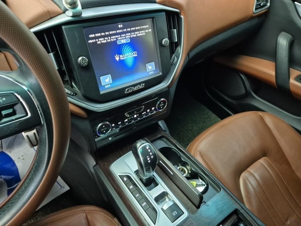 Maserati Ghibli - Vista 10