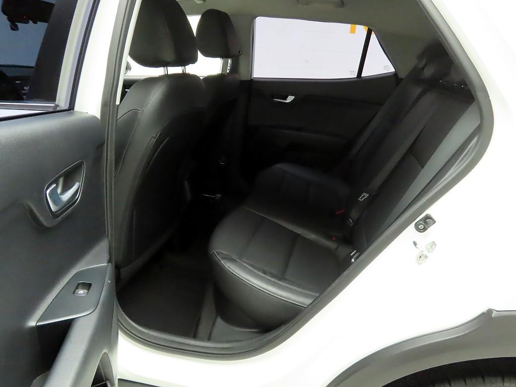 KIA Stonic - Vista 12