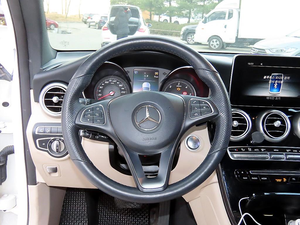 Mercedes Benz GLC Class - Vista 8