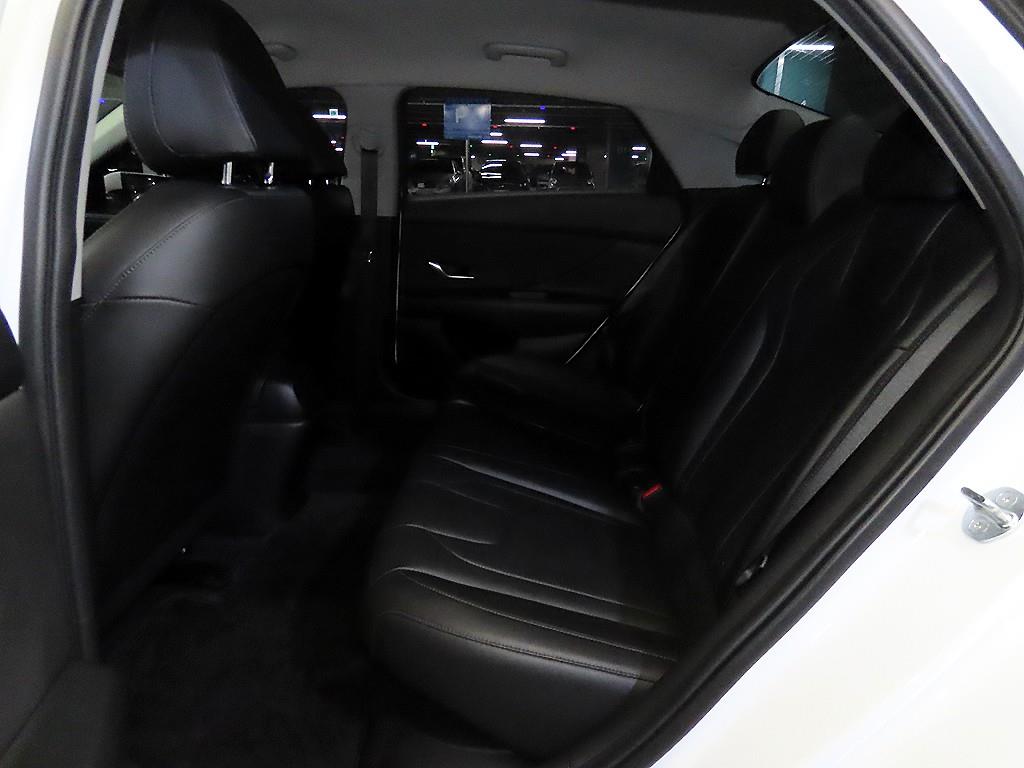 HYUNDAI Avante - Vista 7