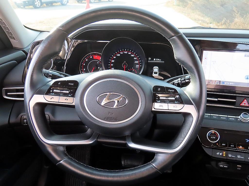 HYUNDAI Avante - Vista 7