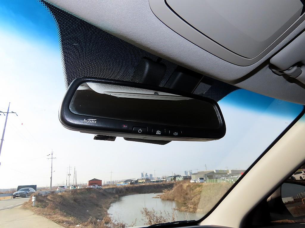 Ssangyong Tivoli - Vista 12