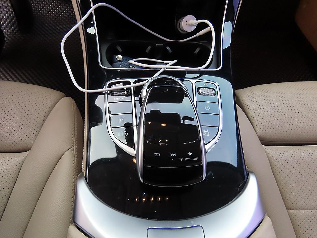 Mercedes Benz GLC Class - Vista 12