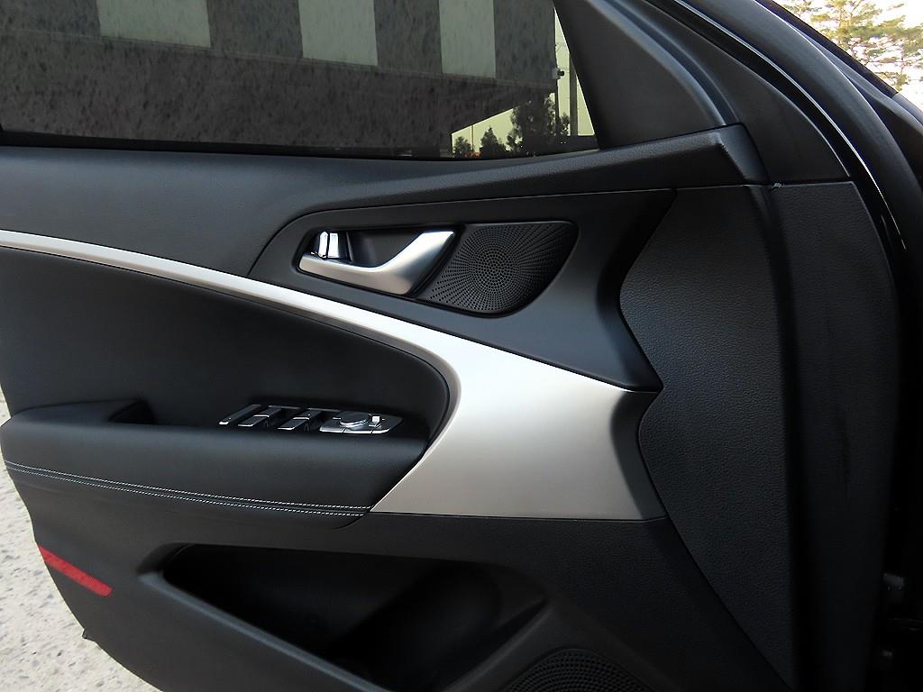 Genesis G70 - Vista 12