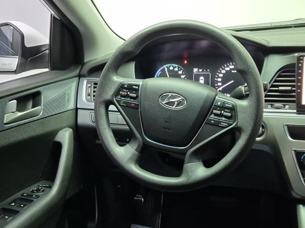HYUNDAI Sonata - Vista 11