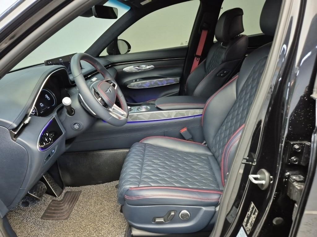 Genesis GV70 - Vista 11