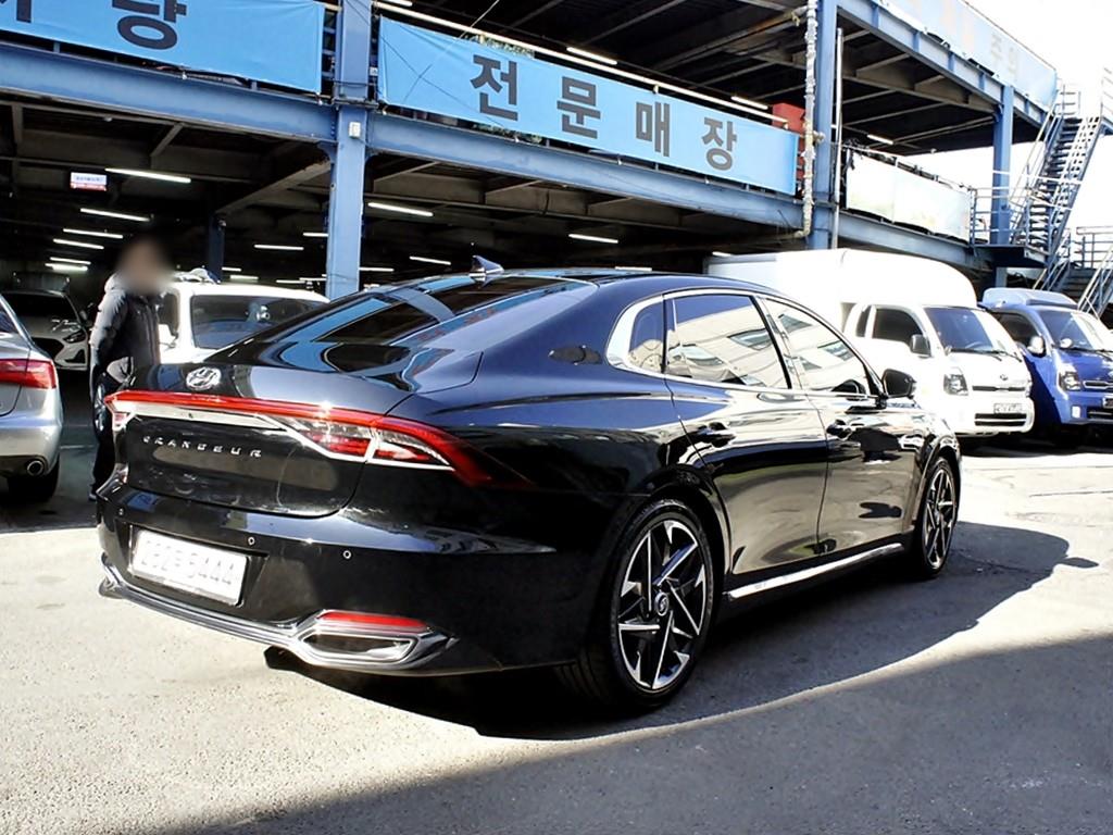 HYUNDAI Grandeur - Vista 7