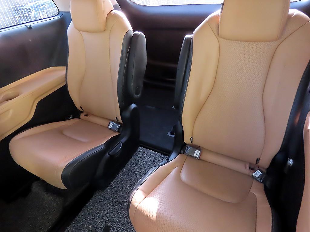 KIA Carnival - Vista 7