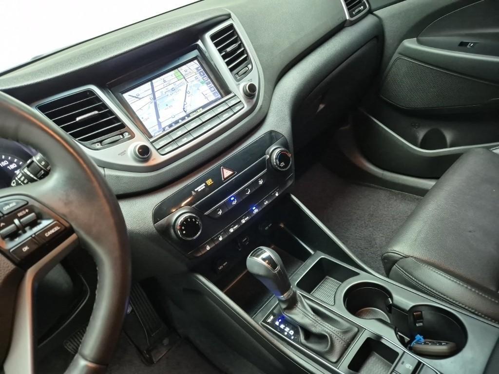 HYUNDAI Tucson - Vista 10