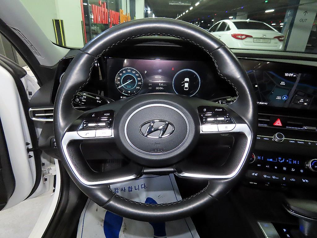 HYUNDAI Avante - Vista 8