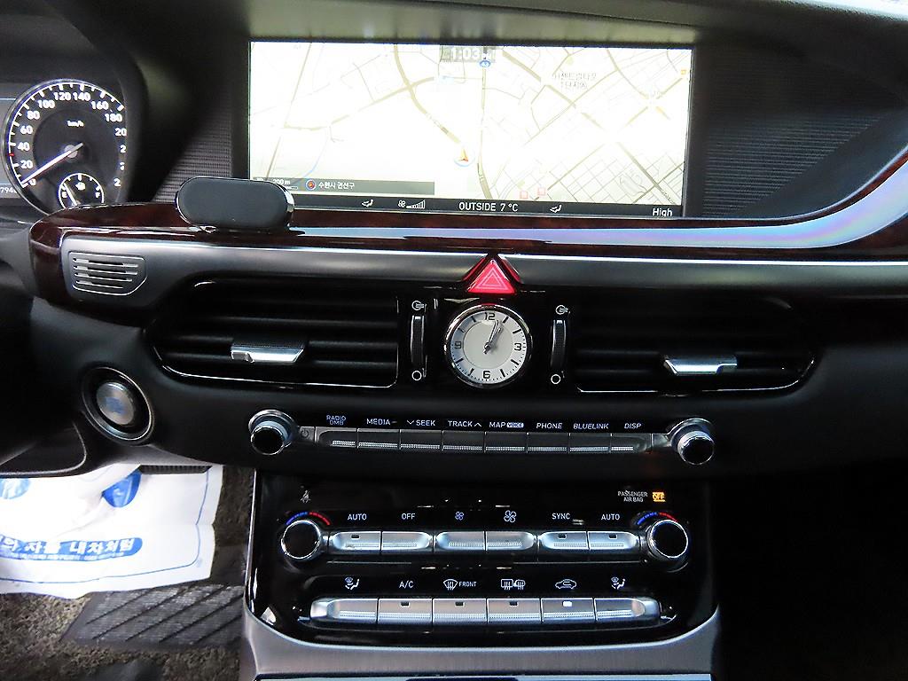 Genesis EQ900 - Vista 12